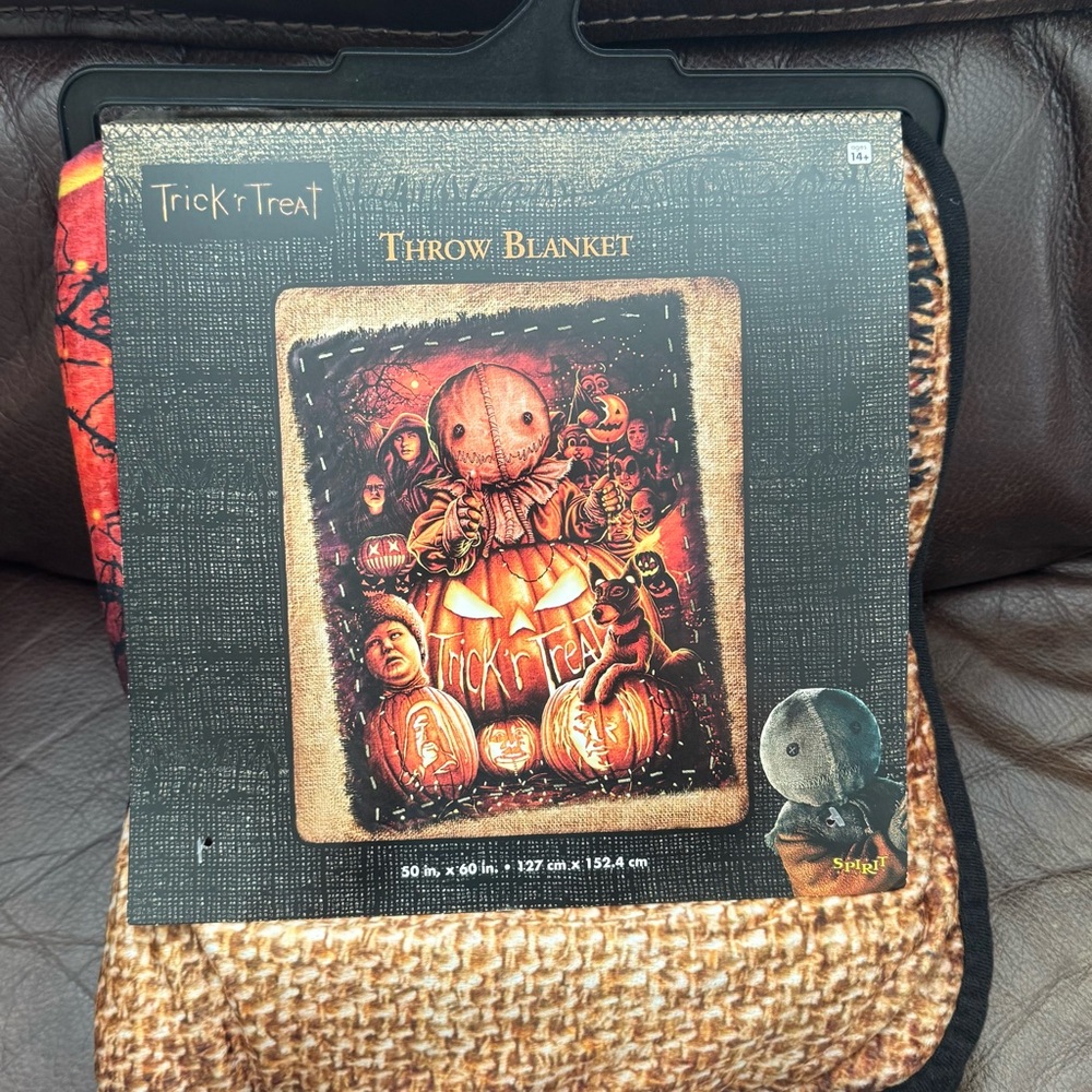 Sam Trick ‘r Treat - 50” x 60” Halloween Throw Blanket
